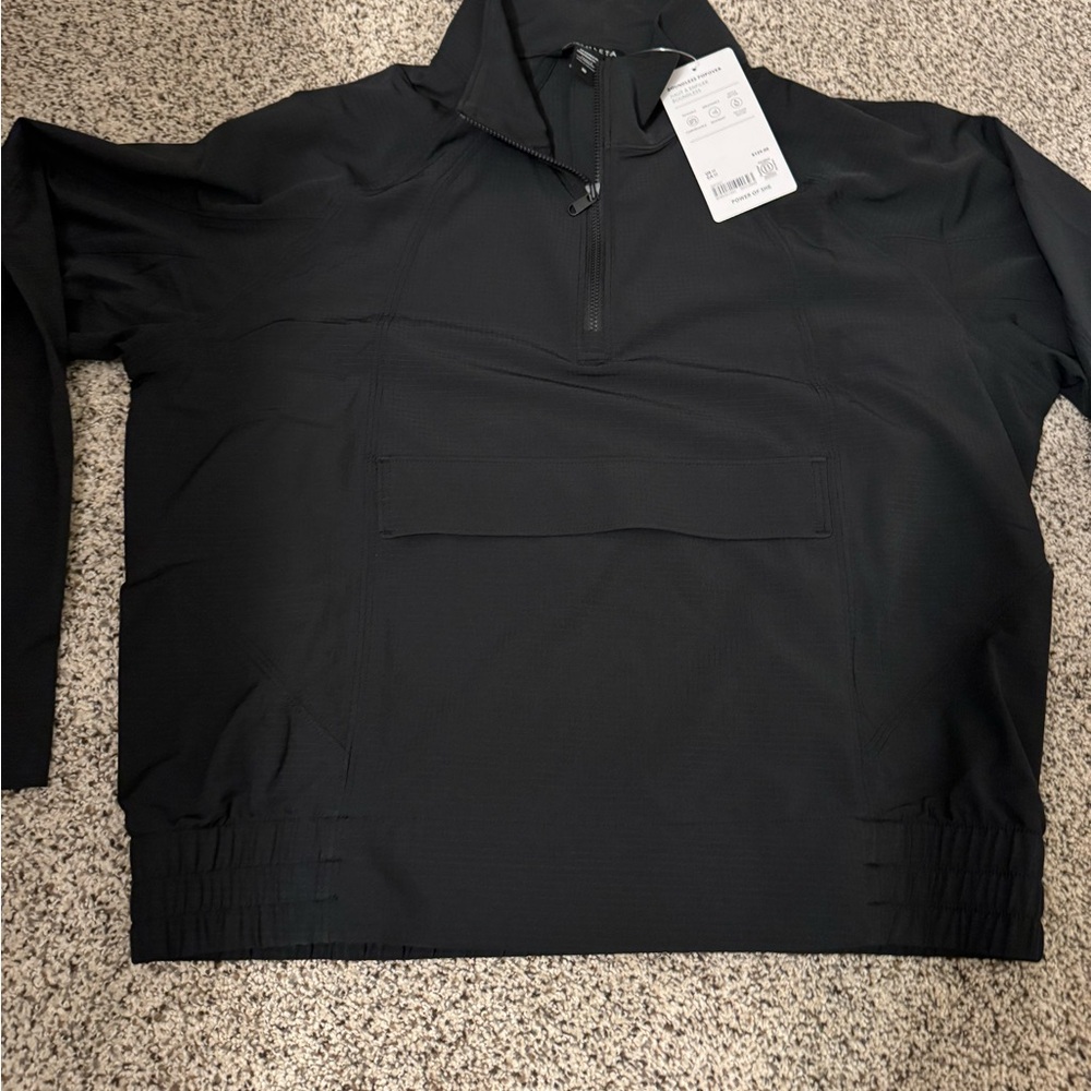Athleta NWT Boundless popover, black, sz medium.